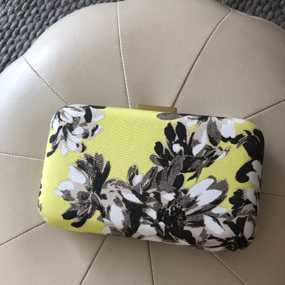 J.CREW MINAUDIÈRE CLUTCH IN PHOTO FLORAL RIPE KIWI - Picture 2 of 4